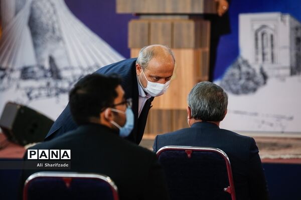 آیین بهره برداری از ۱۰۰ دستگاه اتوبوس و مینی بوس جدید در ناوگان حمل و‌نقل تهران
