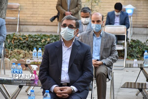 آیین نواختن زنگ مبارزه با استکبار و گرامیداشت روز دانش آموز