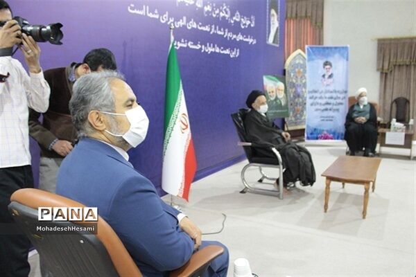 دیدار نمایندگان تشکل های دانش آموزی با نماینده ولی فقیه در استان خراسان جنوبی