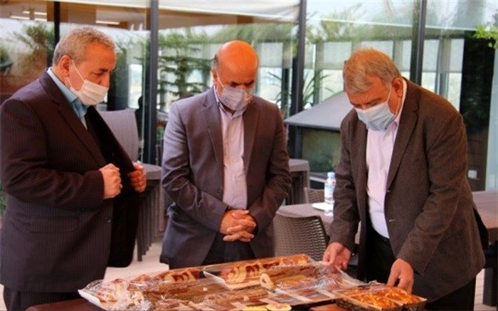 راه‌اندازی اولین هنرستان نان، شیرینی و شکلات ایران در شهر احمد آباد مستوفی