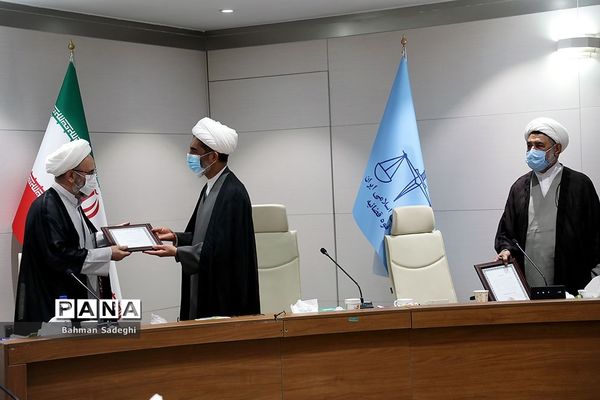 نشست خبری رِئیس مرکز توسعه شوراهای حل اختلاف و معاون قوه قضاییه