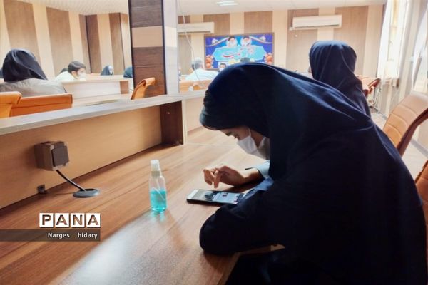 تقدیر از دانش آموزان رتبه های استانی مسابقات قرآن، نماز و عترت و دانش آموزان فرهنگی هنری مرحله نخبگان استانی