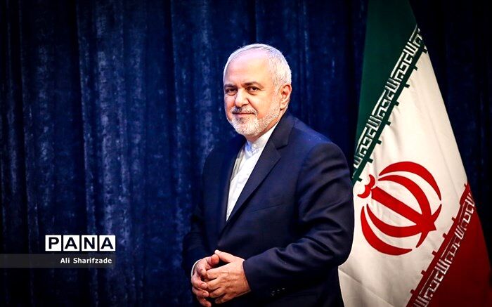 ظریف: دست خود را برای حل اختلاف با همسایگان پیش می‌آوریم