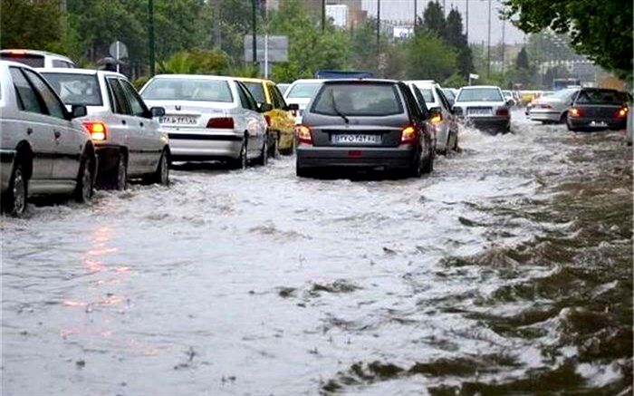 جاده‌های ١٤ استان کشور  بارانی و برفی است