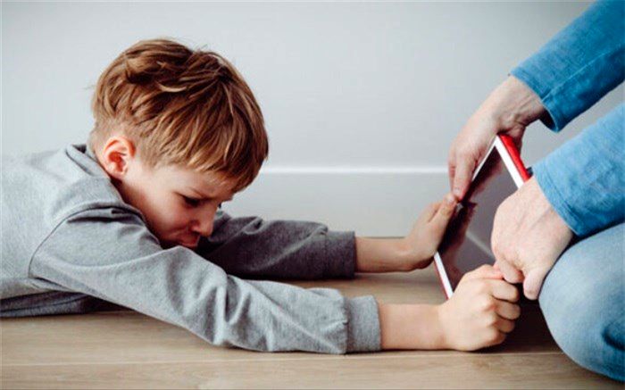 کودکان چقدر می توانند از موبایل و تلویزیون استفاده کنند؟