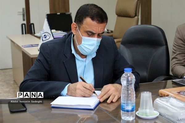 نشست هیات اندیشه‌ورز نماز مدارس استان بوشهر