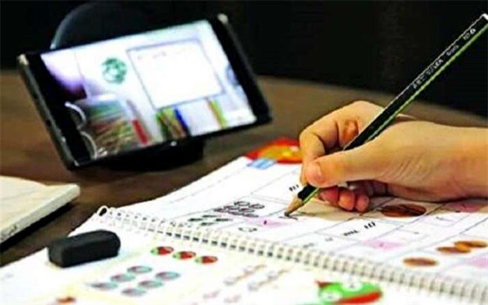 تهیه و توزیع 97 دستگاه تلفن همراه و تبلت برای دانش‌آموزان کم بضاعت شهرستان اسلامشهر