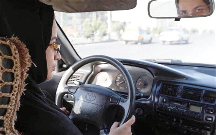 چرا زنان در رانندگی منضبط‌تر هستند؟