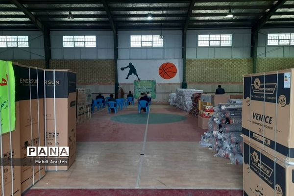 دستان مهر ورز گل لبخند رابرلبان زوج های خوسفی آورد