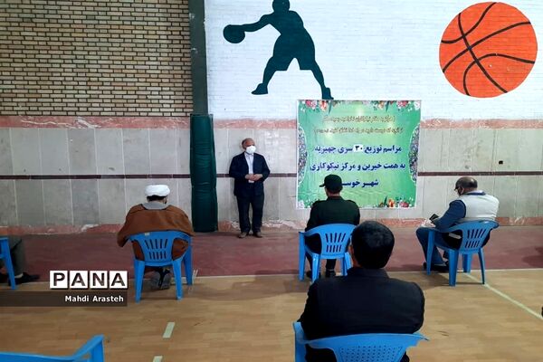 دستان مهر ورز گل لبخند رابرلبان زوج های خوسفی آورد