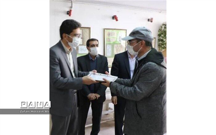 تجلیل از برگزیدگان فرهنگی دومین جشنواره استانی خط تحریری در شیروان