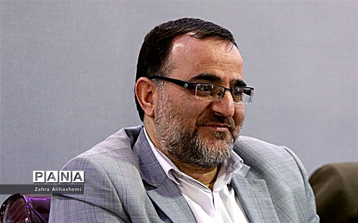 عنایت مهر: آموزش های پیشگیری از آسیب های اجتماعی در فضای مجازی انجام می شود