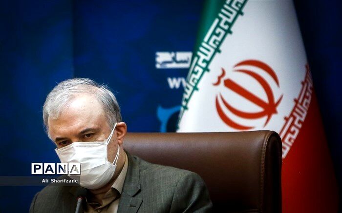 وزیر بهداشت: اجازه آزمایش انسانی واکسن ایرانی کرونا چهارشنبه صادر می‌شود