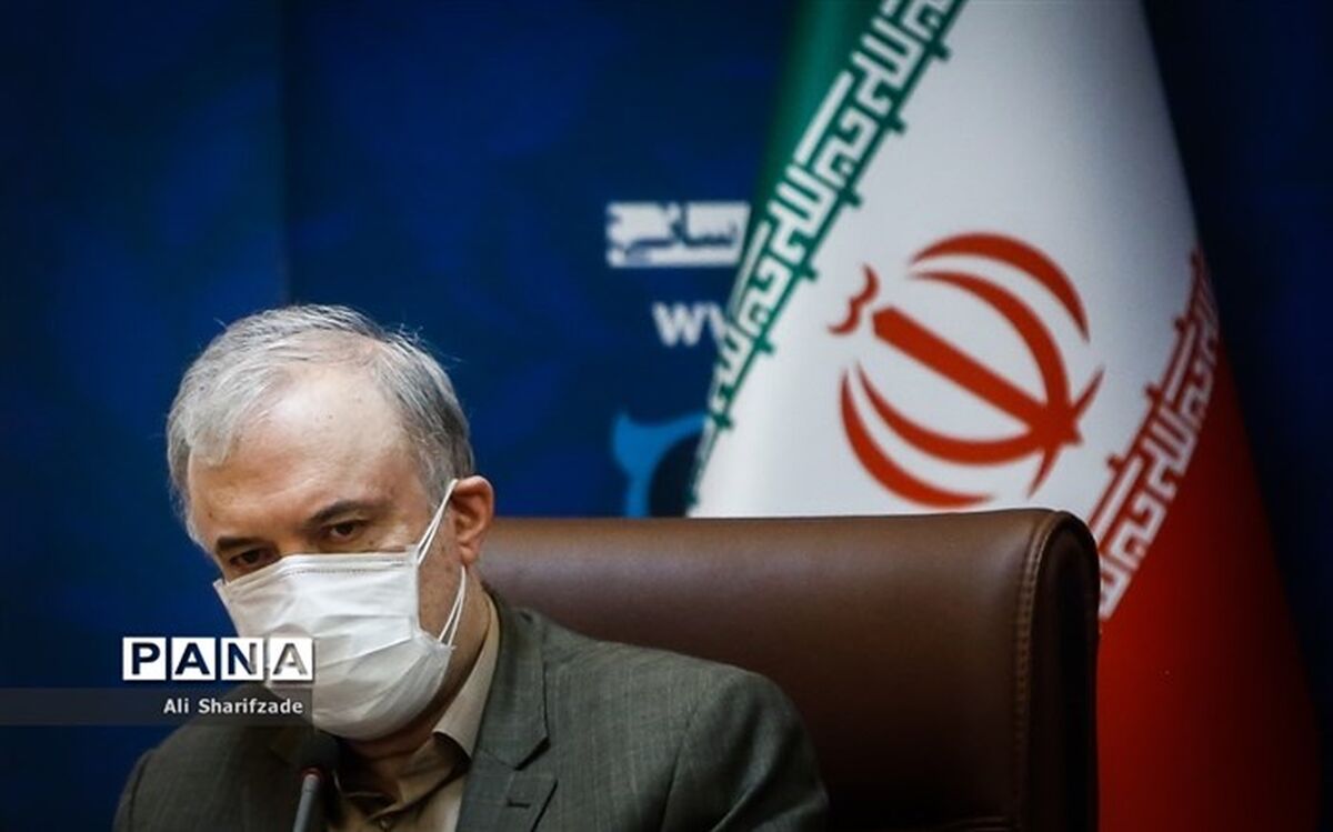وزیر بهداشت: اجازه آزمایش انسانی واکسن ایرانی کرونا چهارشنبه صادر می‌شود