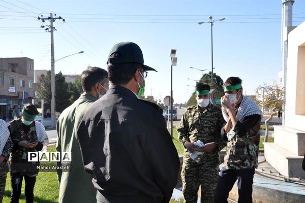 اجرا خیابانی گروه سرودعاشقان ولایت به مناسبت هفته بسیج درشهرستان خوسف