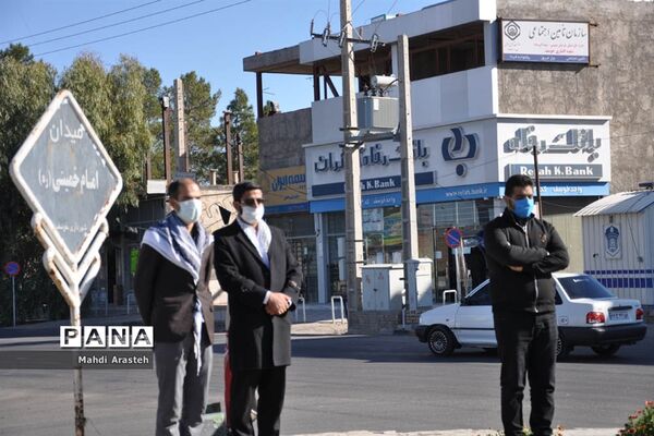 اجرا خیابانی گروه سرودعاشقان ولایت به مناسبت هفته بسیج درشهرستان خوسف