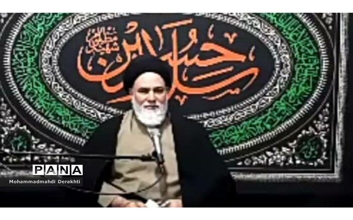 انسان  دارای اختیار است و می‌تواند با اعمالش،خود را به آسمان برساند و یا به زمین بیفتد