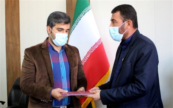 تجلیل از معلم نیک اندیش بردخونی توسط معاونت پرورشی و فرهنگی اداره کل آموزش و پرورش استان بوشهر