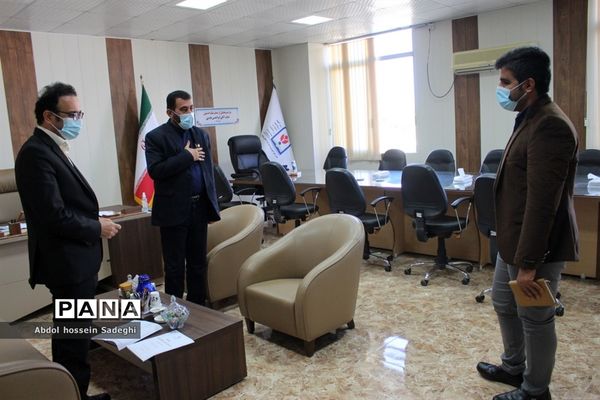 تجلیل از معلم نیک اندیش بردخونی توسط معاون پرورشی و فرهنگی استان بوشهر