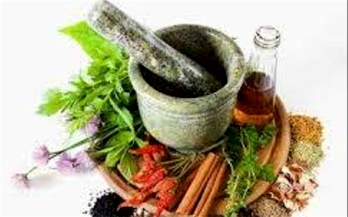 بررسی نتیجه پژوهش‌های بالینی فرآورده‌های سنتی برای کمک به مبتلایان به کرونا