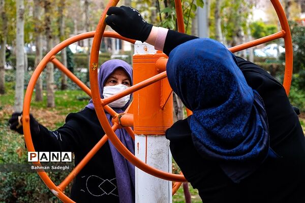 ورزش در پارک زیر سایه کرونا