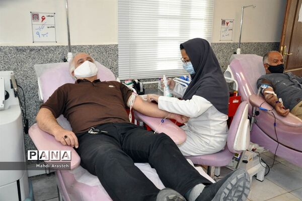 نذر اهدای خون یا پلاسما توسط ورزشکاران  زورخانه ای استان خراسان جنوبی