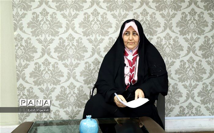 اهداء 120 تبلت و گوشی هوشمند و اقلام ضروری به دانش‌آموزان با نیازهای ویژه