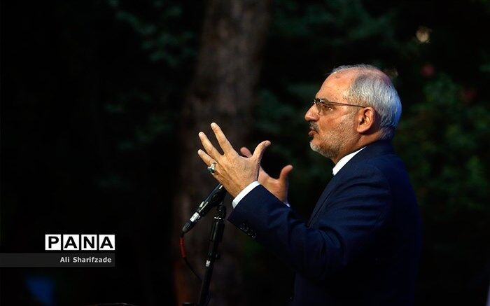 حاجی میرزایی: دانش‌آموز مدارس جمهوری اسلامی باید بتواند در برابر مخاطرات ایستادگی کند