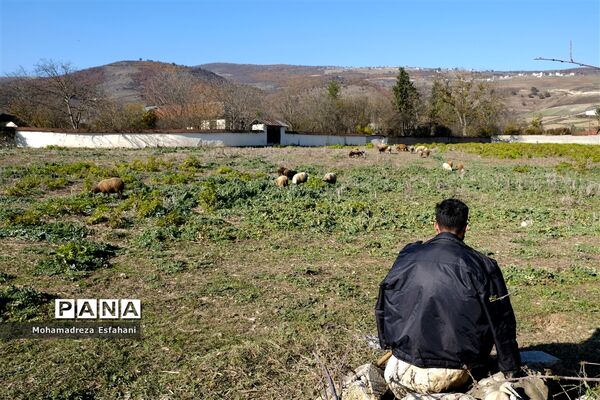 یک روز پاییزی در روستای مَجی