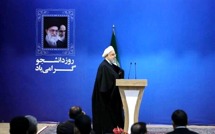 روحانی؛ رکورددار حضور در مراسم روز دانشجو