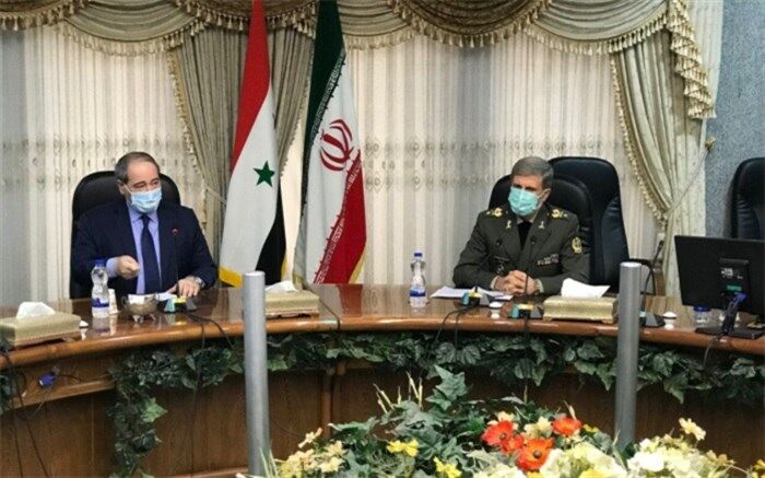 وزیر دفاع: آماده همکاری برای بازسازی سوریه هستیم