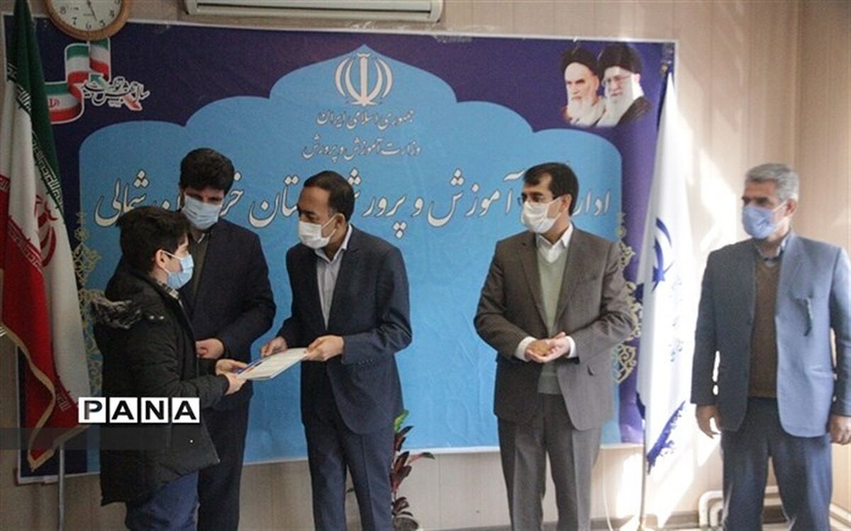 تجلیل از دانش آموزان پژوهشگر برتر استان