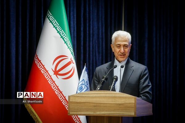 آیین تجلیل از دانش‌آموزان پژوهشگر و فناوران برگزیده