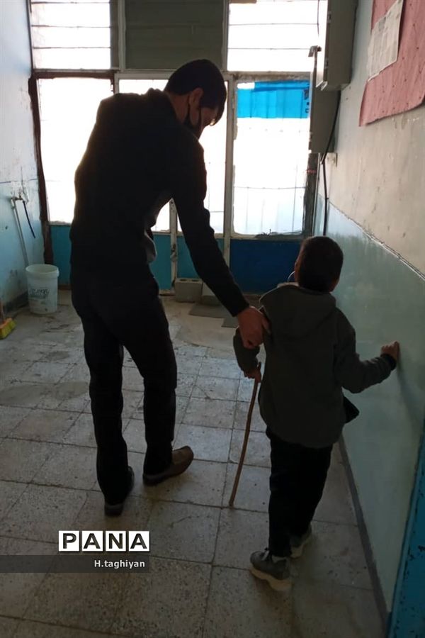 معلمان در سنگر خدمت به دانش‌آموزان محروم