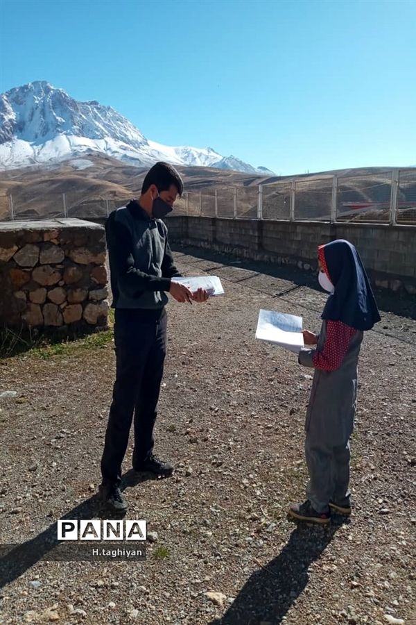 معلمان در سنگر خدمت به دانش‌آموزان محروم