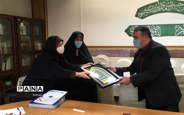 نیکبخت: زیبایی و آراستگی نمازخانه ها باعث جذب دانش آموزان به نماز است