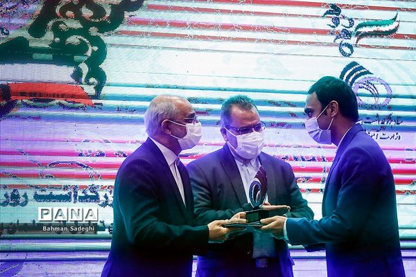 همایش بزرگداشت روز ملی پژوهش در آموزش و پرورش