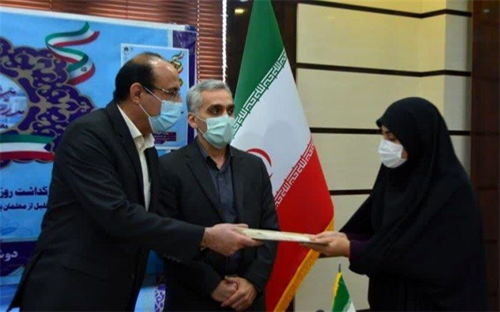 36 معلم و دانش آموز پژوهنده استان بوشهر  تجلیل شدند