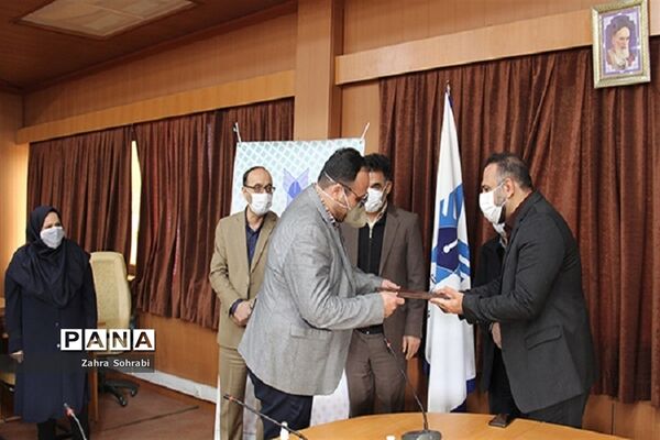 مراسم تجلیل از پژوهشگران برتردانشگاه آزاد اسلامی واحد اسلامشهر