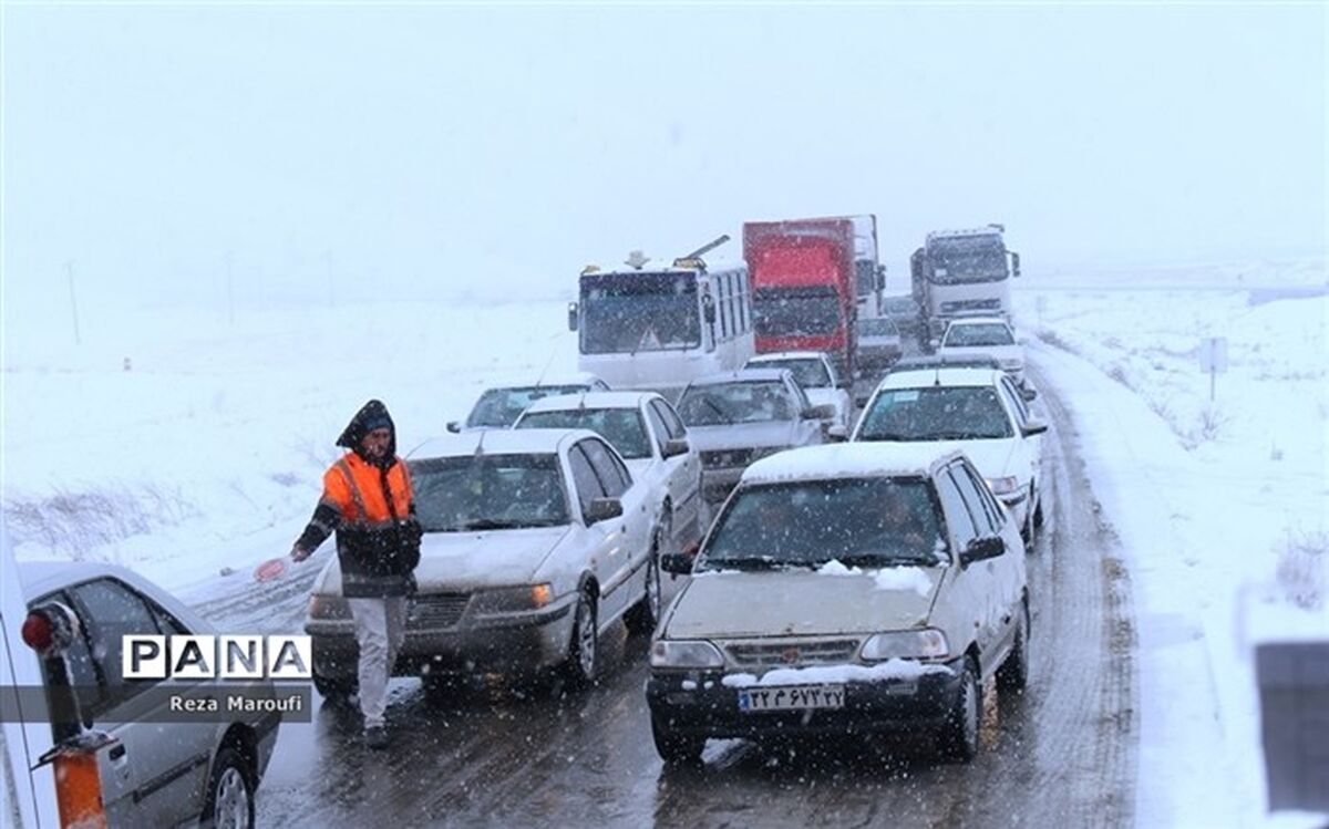 برف و باران در جاده‌های ۶ استان کشور