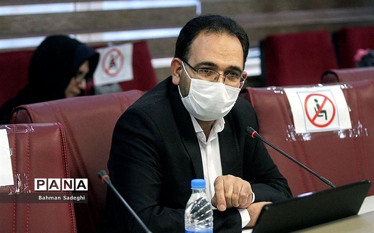 محمدی: نخبگان تولید محتوای الکترونیکی باید تحت آموزش قرار گیرند