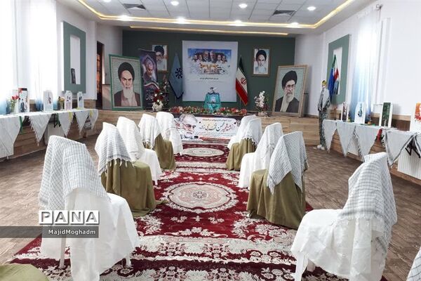افتتاح دبیرخانه نکوداشت اولین سالگرد شهادت سردار سلیمانی مستقر در دبیرستان فرزانگان