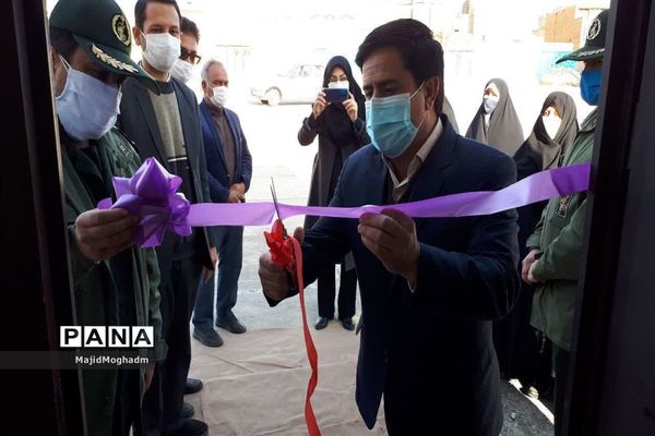 افتتاح دبیرخانه نکوداشت اولین سالگرد شهادت سردار سلیمانی مستقر در دبیرستان فرزانگان