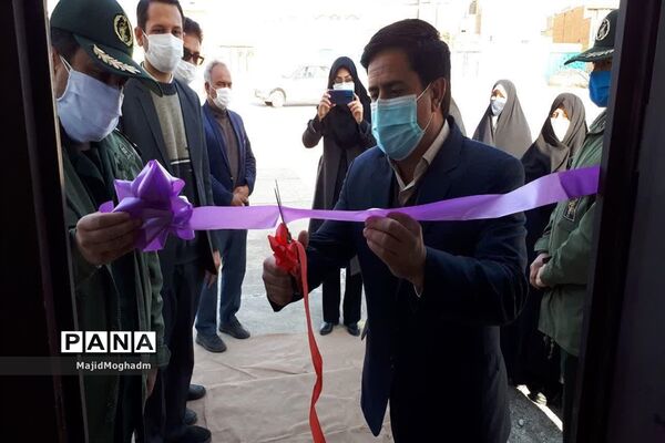افتتاح دبیرخانه نکوداشت اولین سالگرد شهادت سردار سلیمانی مستقر در دبیرستان فرزانگان