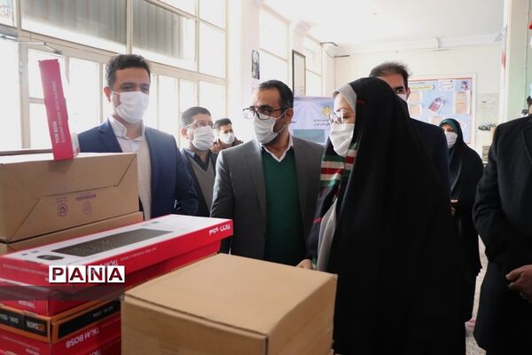اهدای 300 میلیون تجهیزات آموزشی به مدارس شهرستان قدس