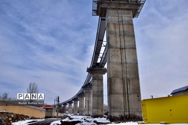 افتتاح مدرسه  و بازدید وزیر راه و شهرسازى از ایستگاه قطار