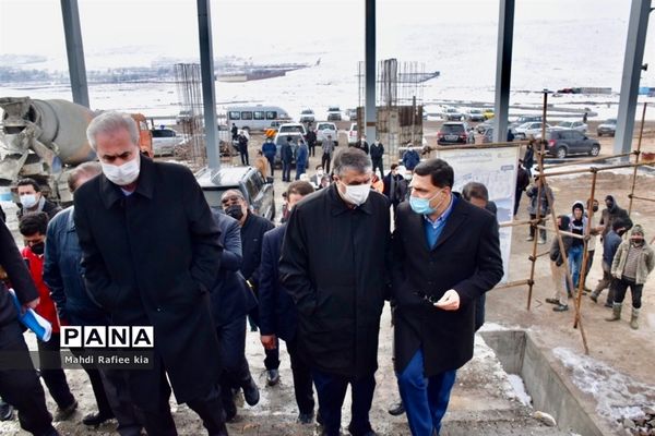 افتتاح مدرسه  و بازدید وزیر راه و شهرسازى از ایستگاه قطار