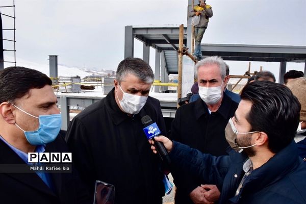 افتتاح مدرسه  و بازدید وزیر راه و شهرسازى از ایستگاه قطار