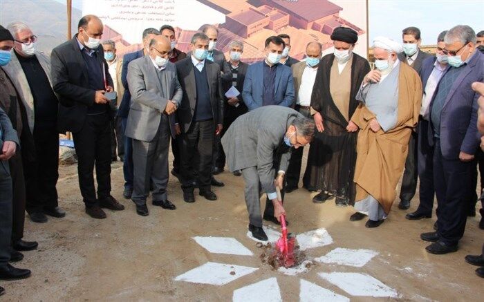 کلنگ ساخت مجتمع آموزشی، فرهنگی و ورزشی قمصر زده شد