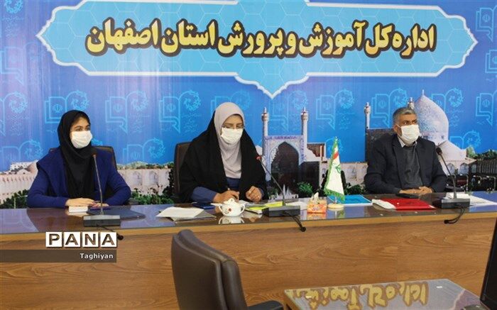 مجلس دانش آموزی نهادی  صنفی و مشورتی  است